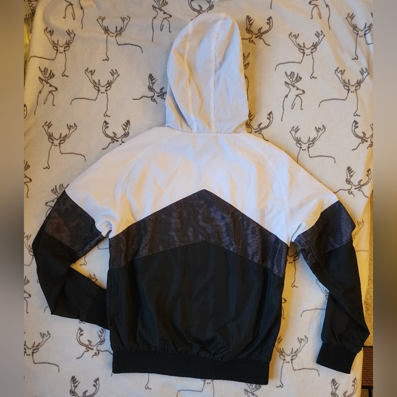 Sports Jacket - Picture 5 of 8